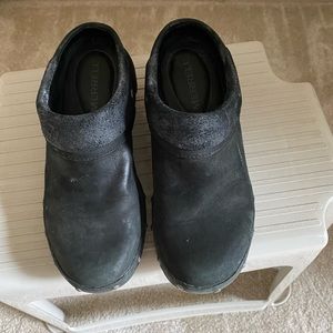 Merrell Black Clog Size 5.5. Distressed Leather
